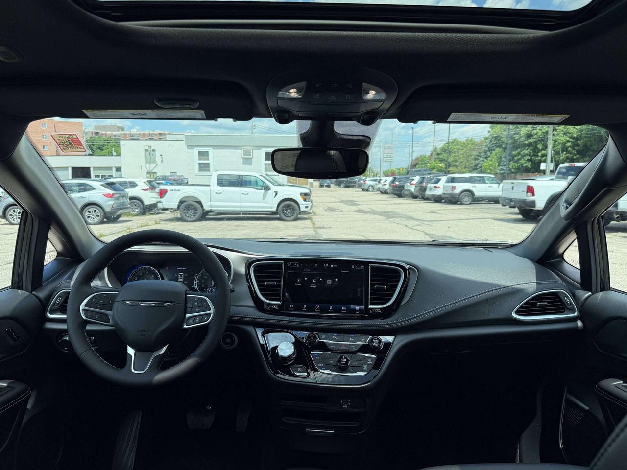 2027 Chrysler Pacifica Select FWD Photo