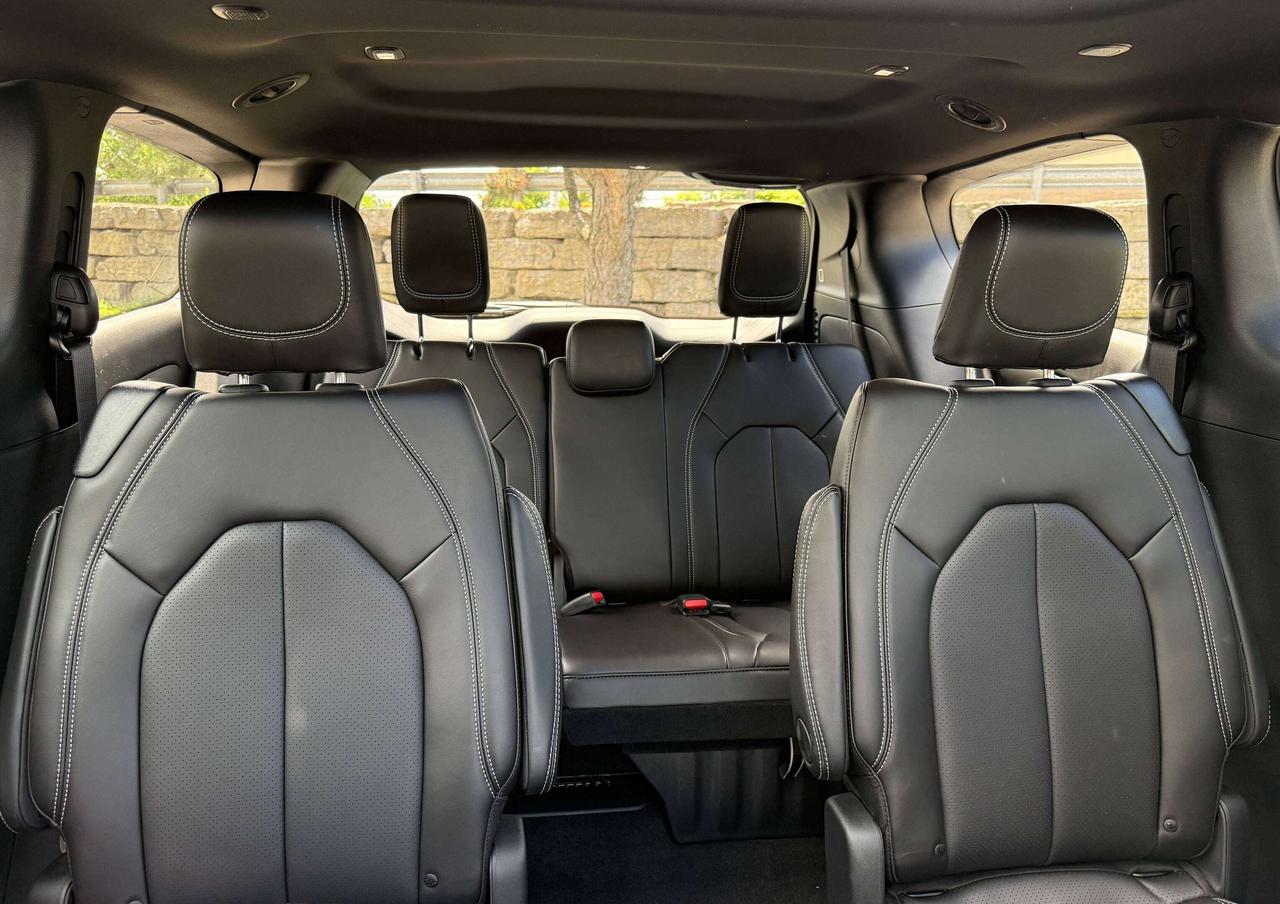 2027 Chrysler Pacifica Select FWD Photo