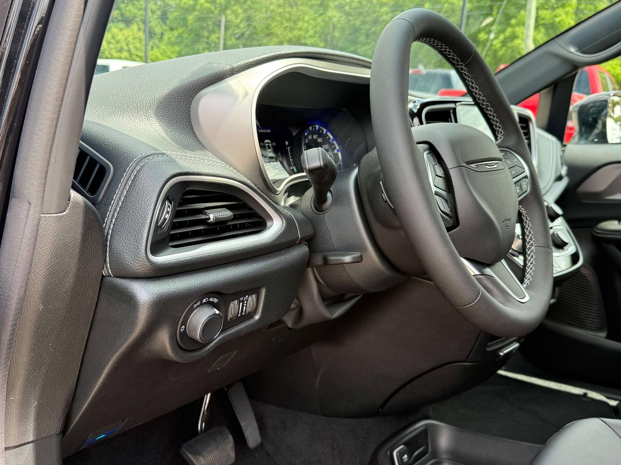 2027 Chrysler Pacifica Select FWD Photo