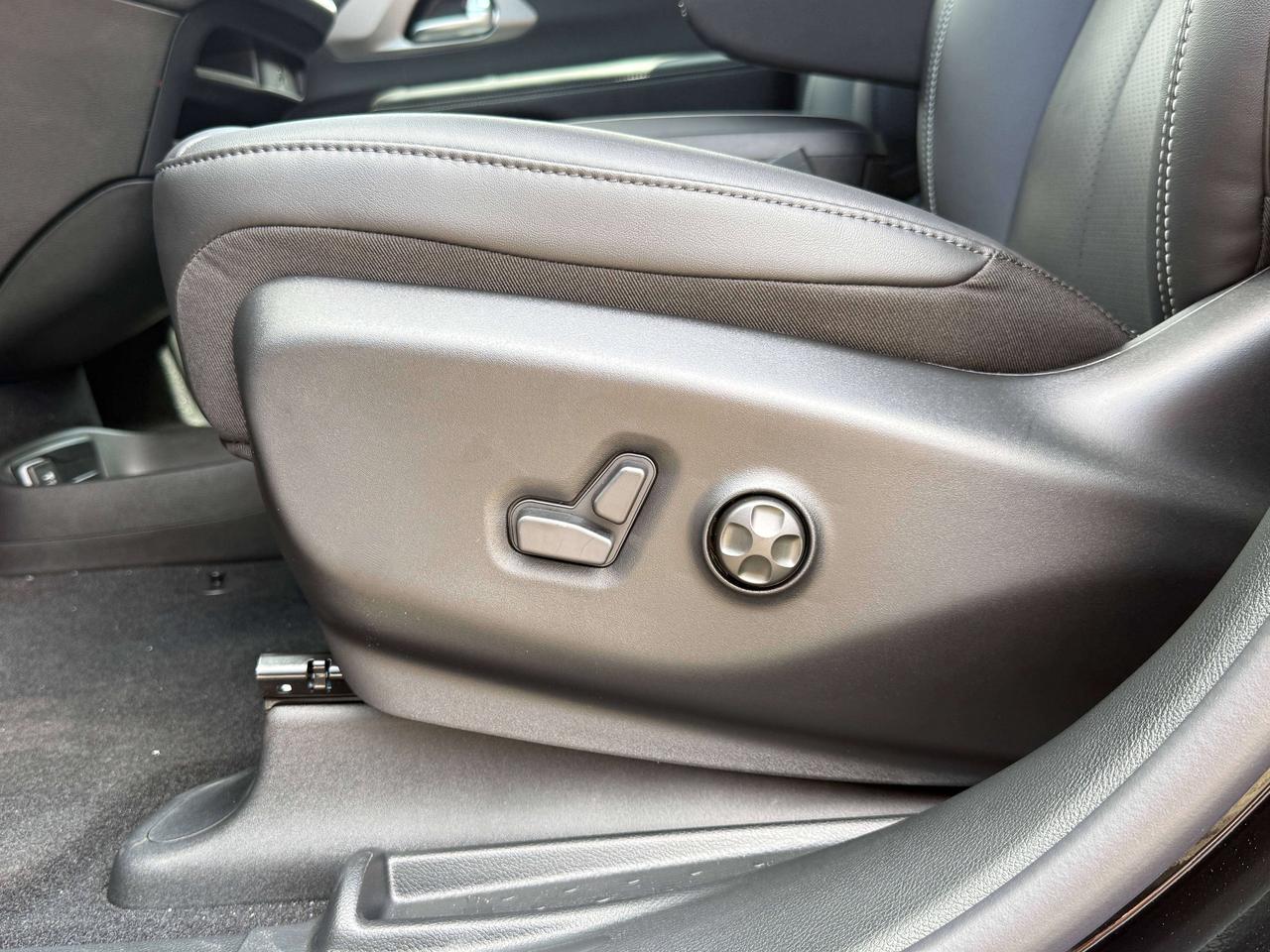 2027 Chrysler Pacifica Select FWD Photo