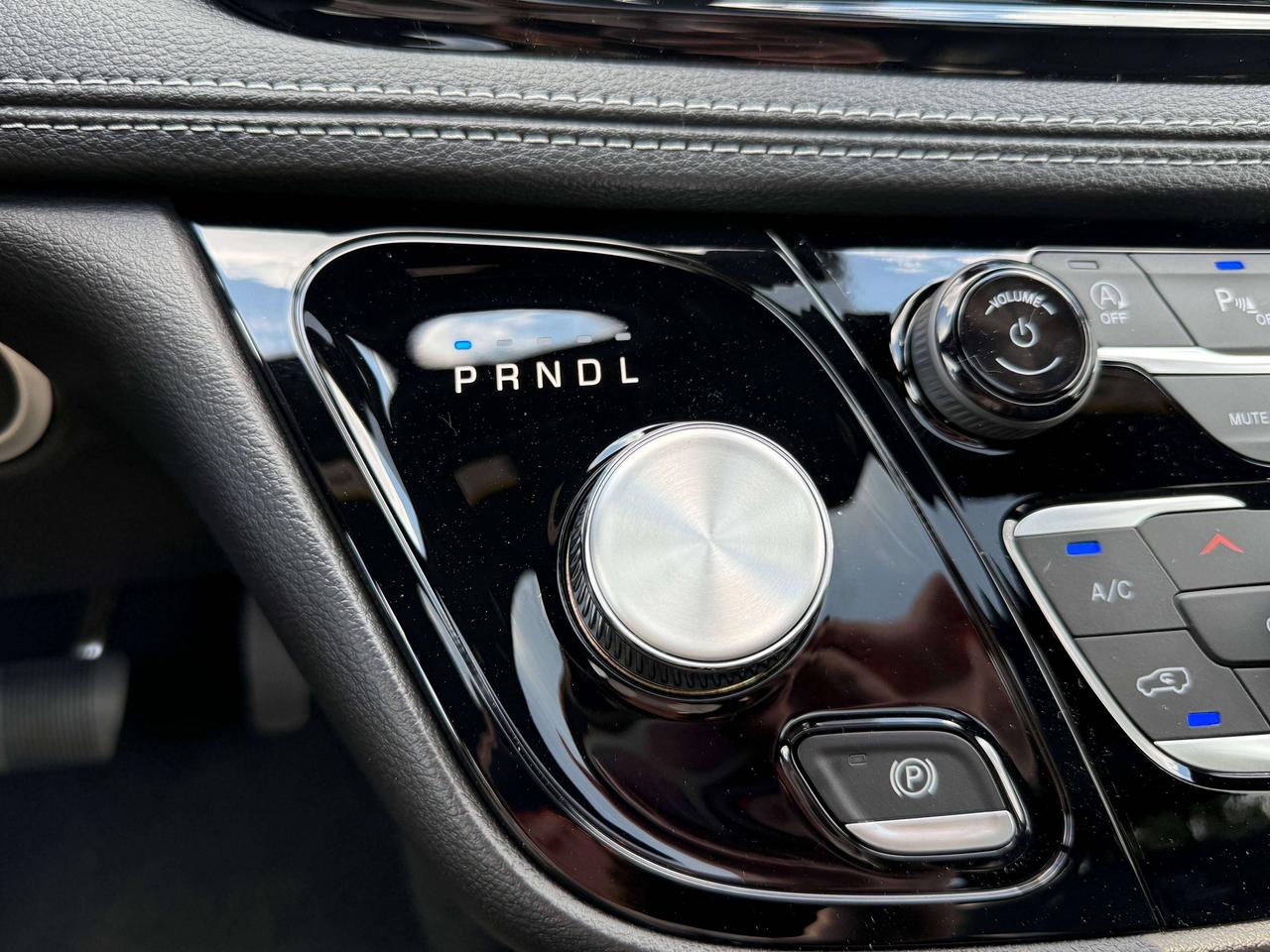 2027 Chrysler Pacifica Select FWD Photo
