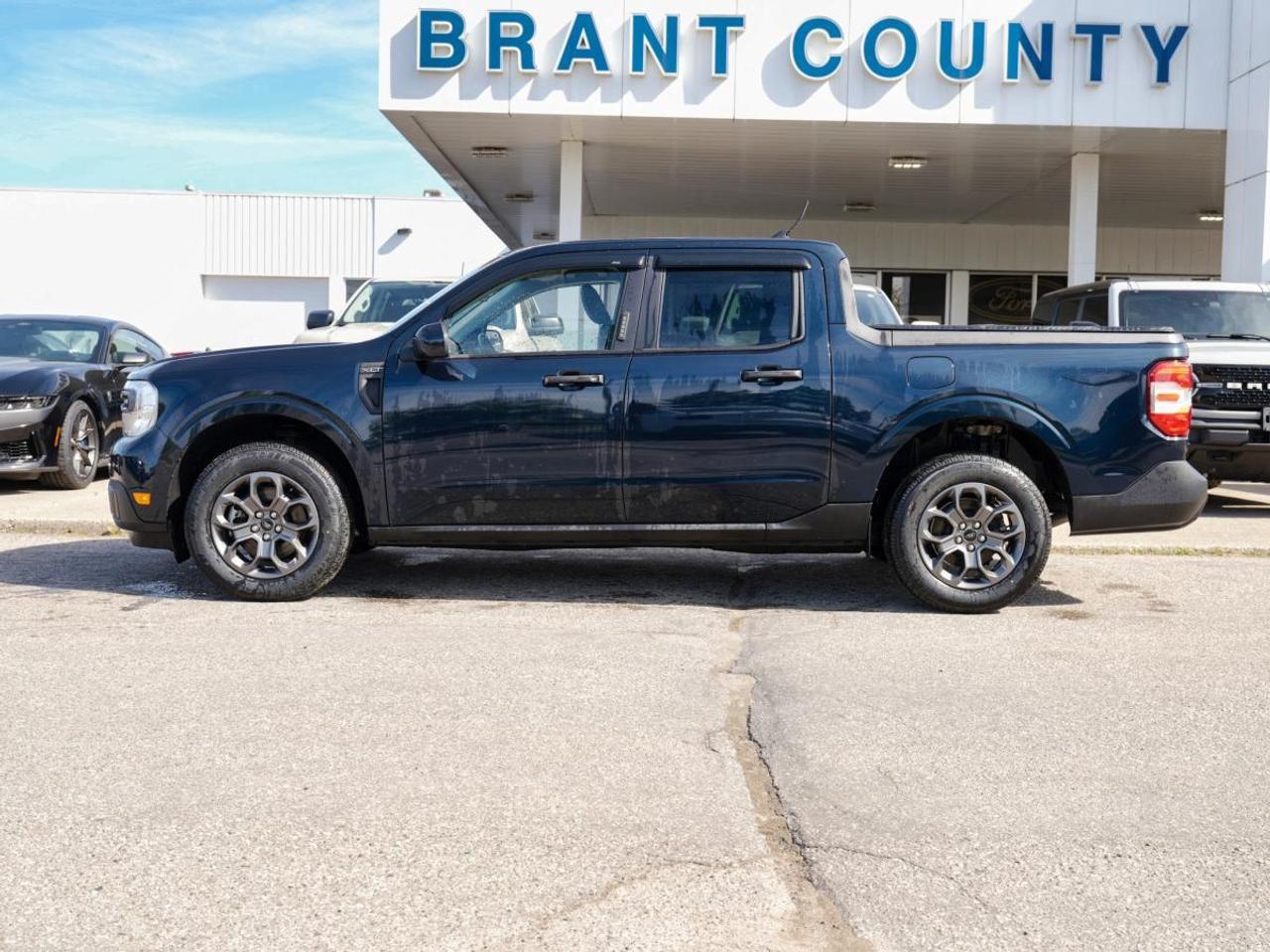2023 Ford Maverick XLT AWD SuperCrew | TONNEAU COVER | ONE OWNER Photo