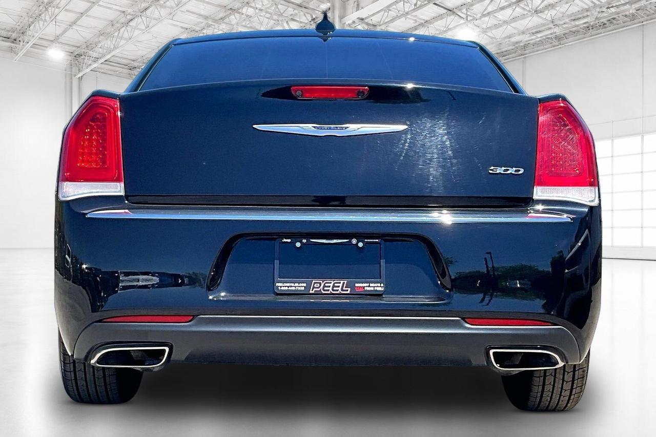 2019 Chrysler 300 300 Touring L | Heated Leather Panoroof | RWD Photo3