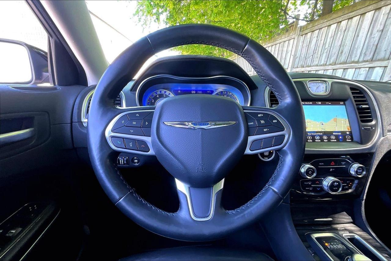 2019 Chrysler 300 300 Touring L | Heated Leather Panoroof | RWD Photo