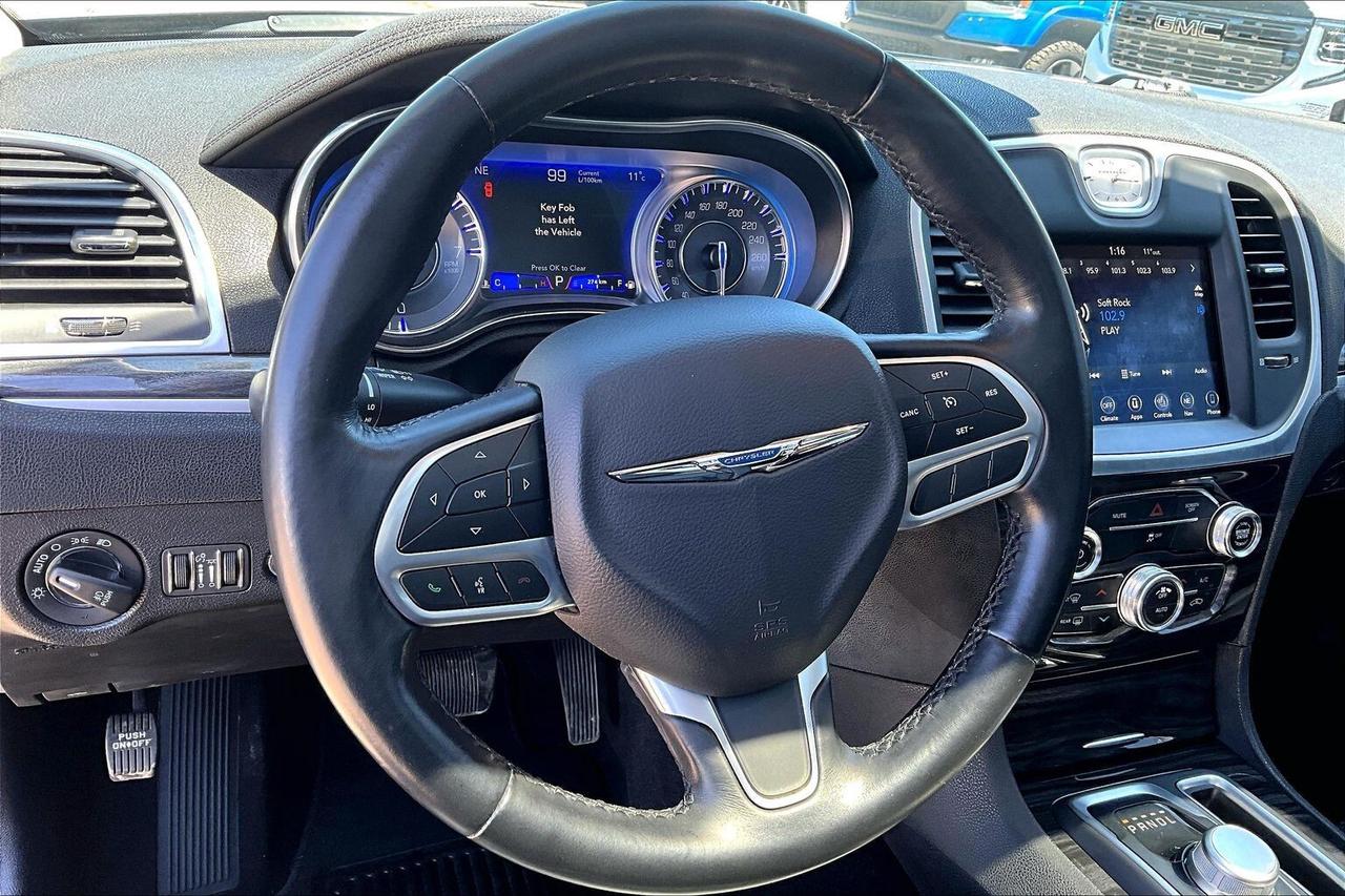 2019 Chrysler 300 300 Touring L | Heated Leather Panoroof | RWD Photo
