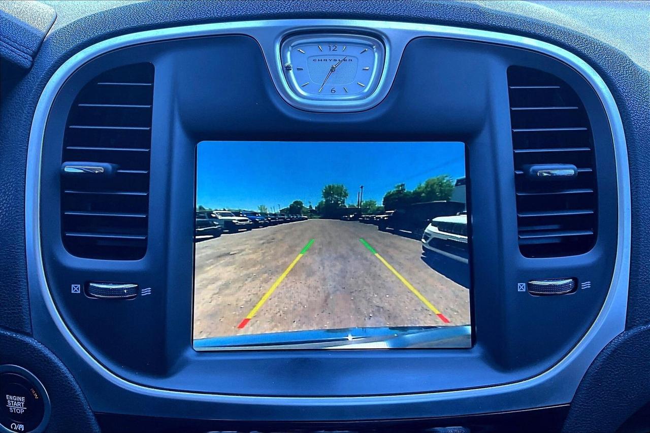 2019 Chrysler 300 300 Touring L | Heated Leather Panoroof | RWD Photo