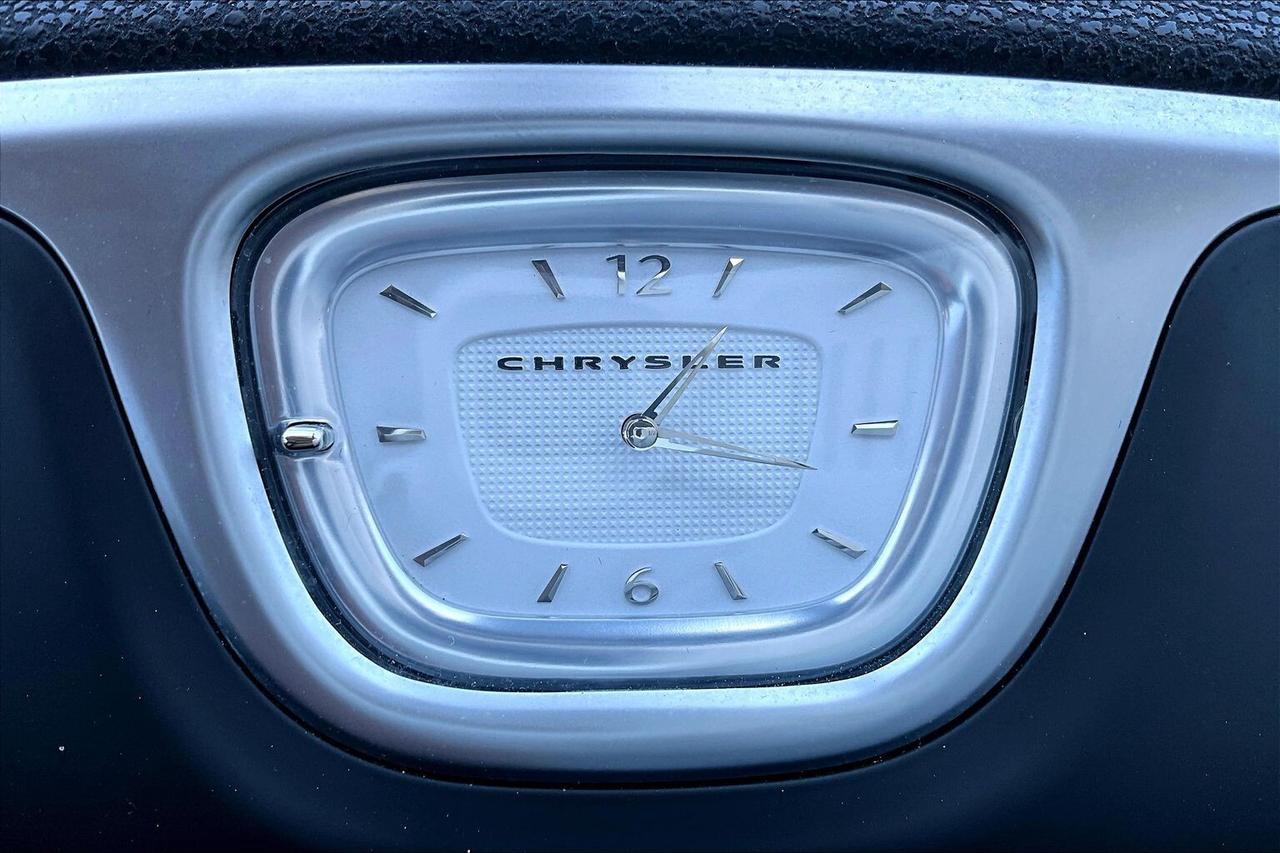 2019 Chrysler 300 300 Touring L | Heated Leather Panoroof | RWD Photo