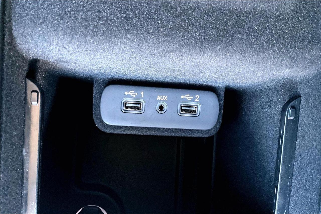 2019 Chrysler 300 300 Touring L | Heated Leather Panoroof | RWD Photo