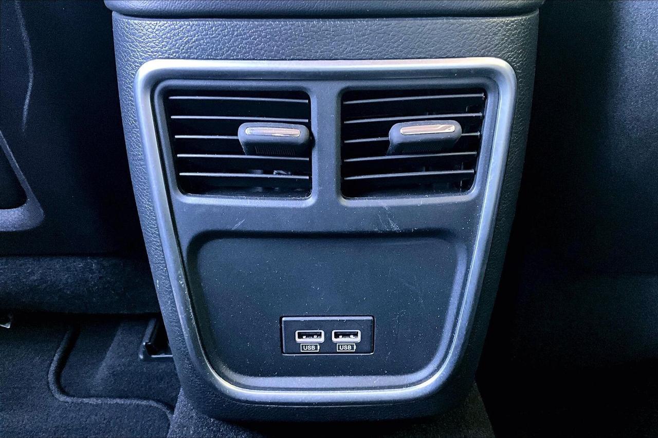 2019 Chrysler 300 300 Touring L | Heated Leather Panoroof | RWD Photo