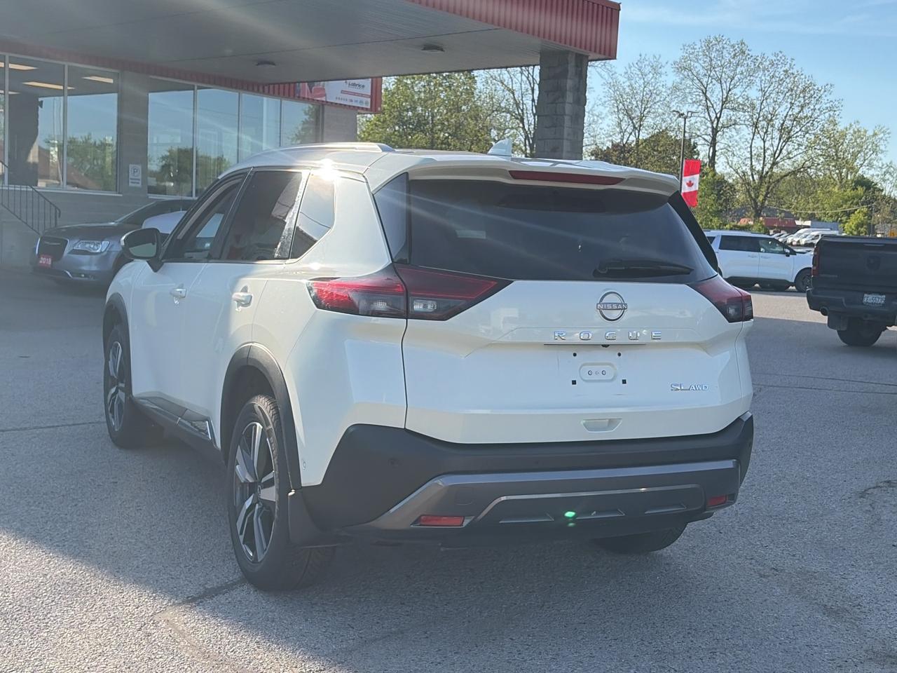2023 Nissan Rogue AWD SL, HEATED LEATHER, REMOTE START! Photo