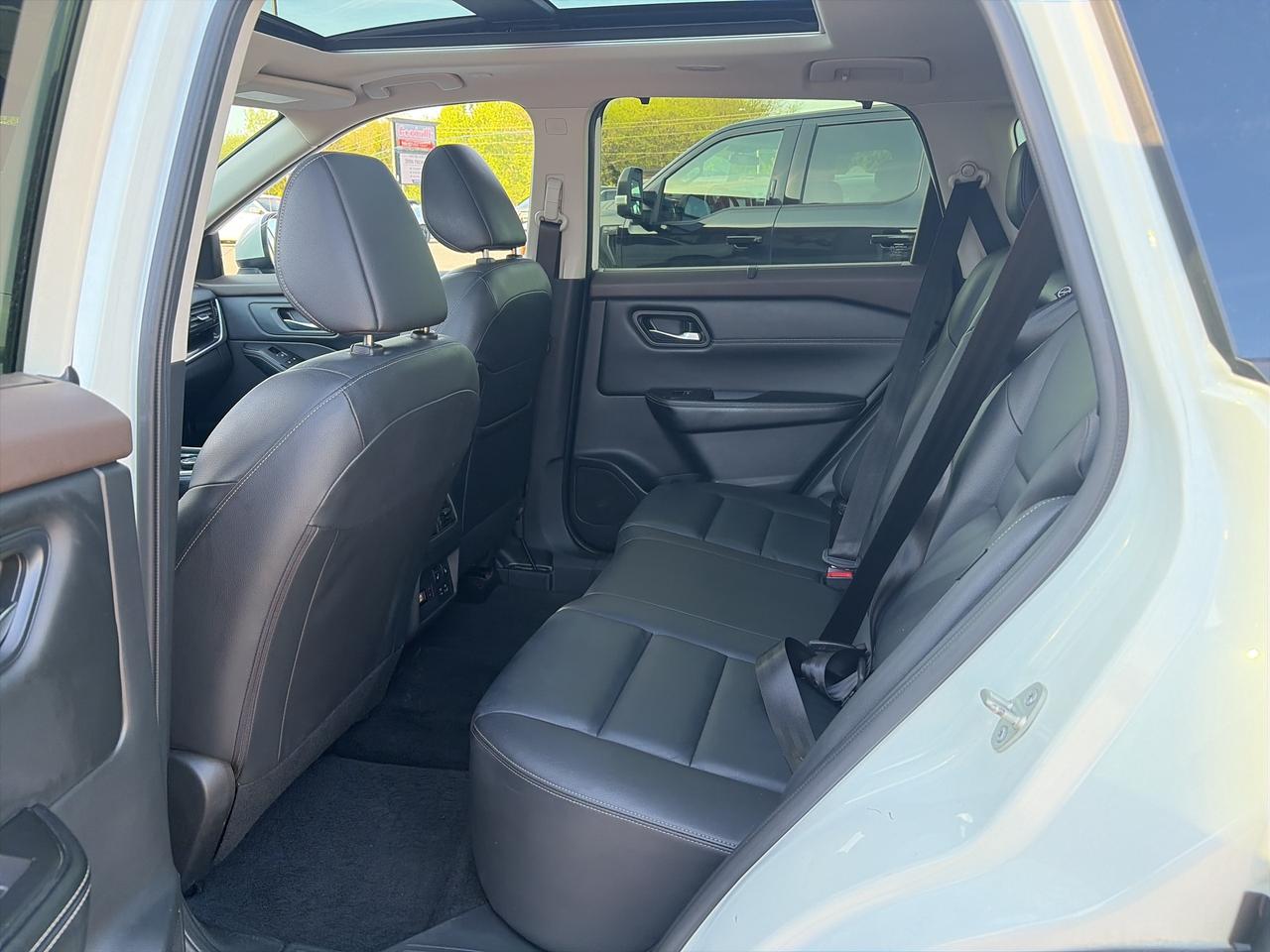 2023 Nissan Rogue AWD SL, HEATED LEATHER, REMOTE START! - Photo #14