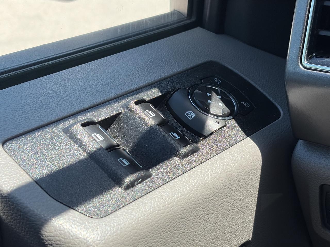 2018 Ford F-150 XLT, 3.3 V6, 4X4, CREW CAB, BACK UP CAMERA! - Photo #17