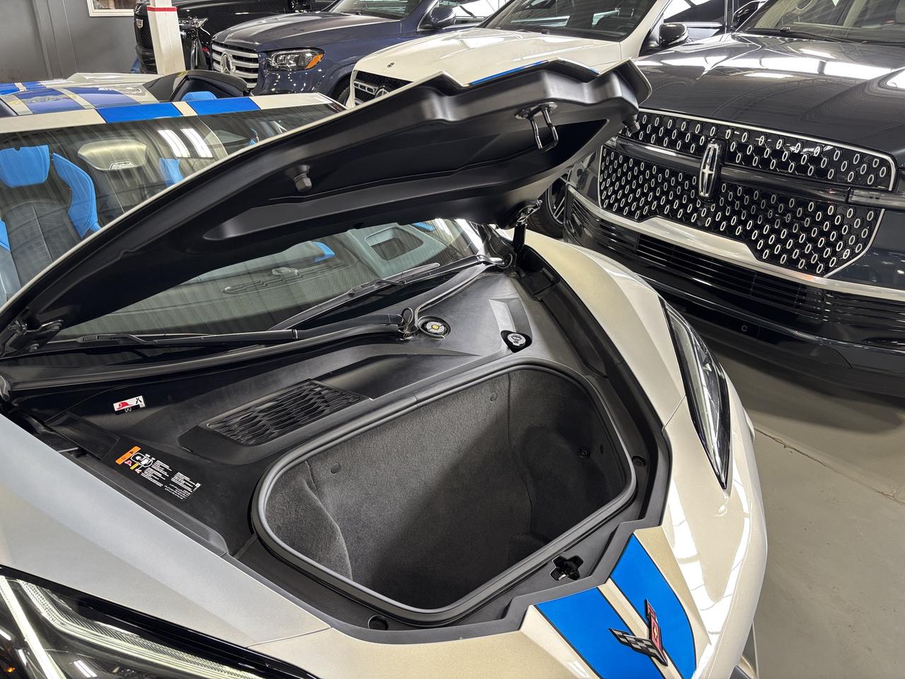 2024 Chevrolet Corvette E-Ray|3LZ|655HP|V8HYBRID|CONVERTIBLE|CARBONWHEELS| Photo