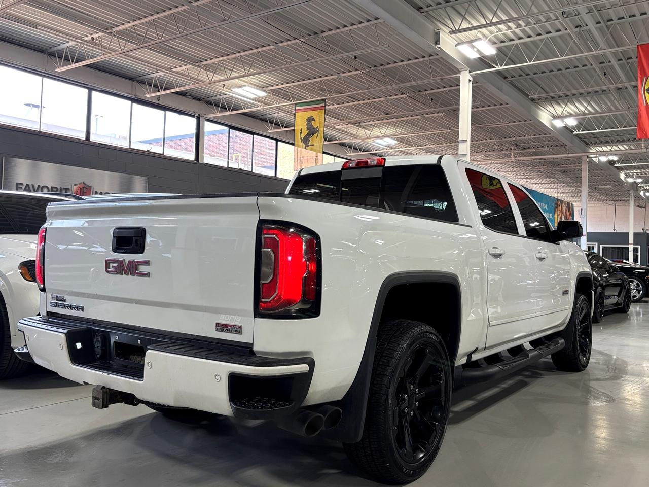 2017 GMC Sierra 1500 SLT|4WD|V8|CREW|NAV|BOSE|LEATHER|BORLAEXHAUST|+++ Photo3