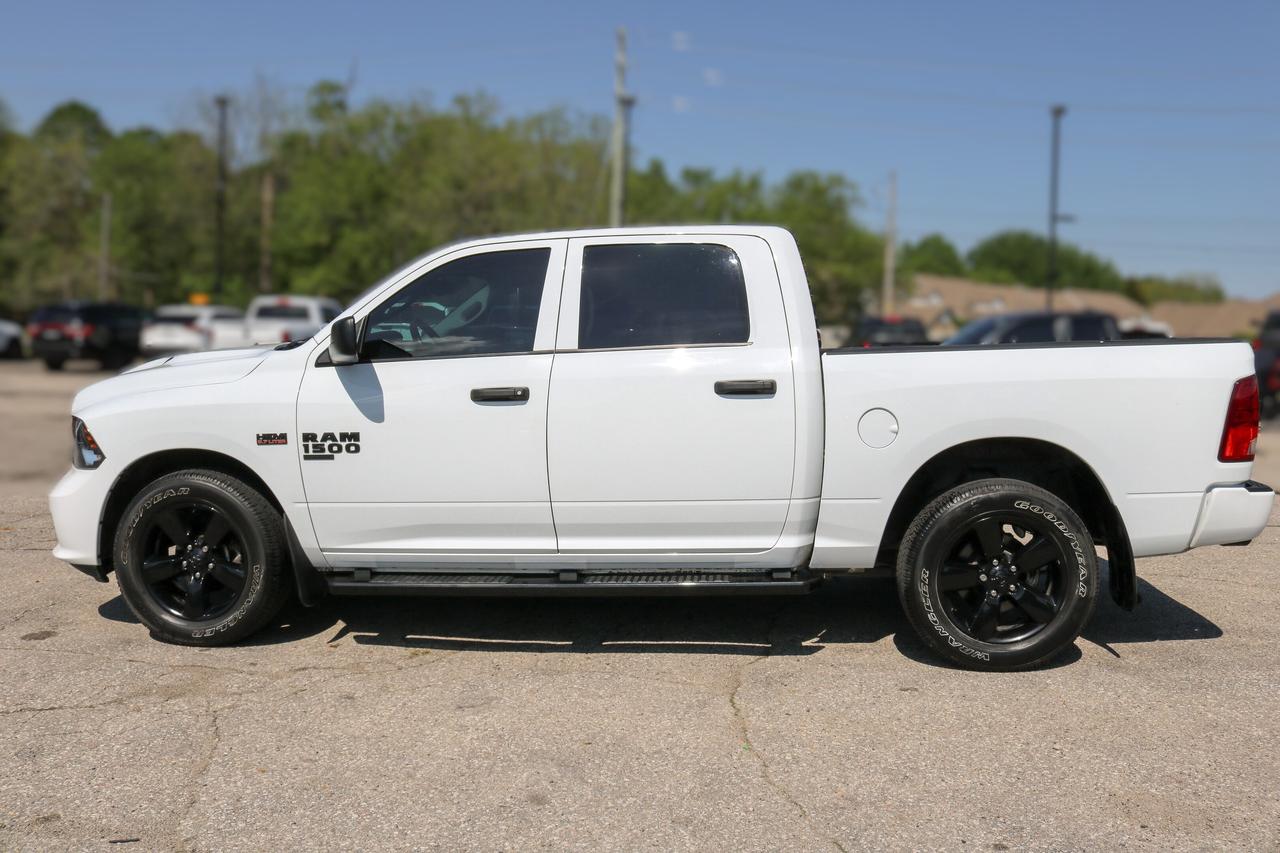 2023 RAM 1500 Classic Express 4x4 Crew Cab 5'7  Box | REMOTE START | Photo