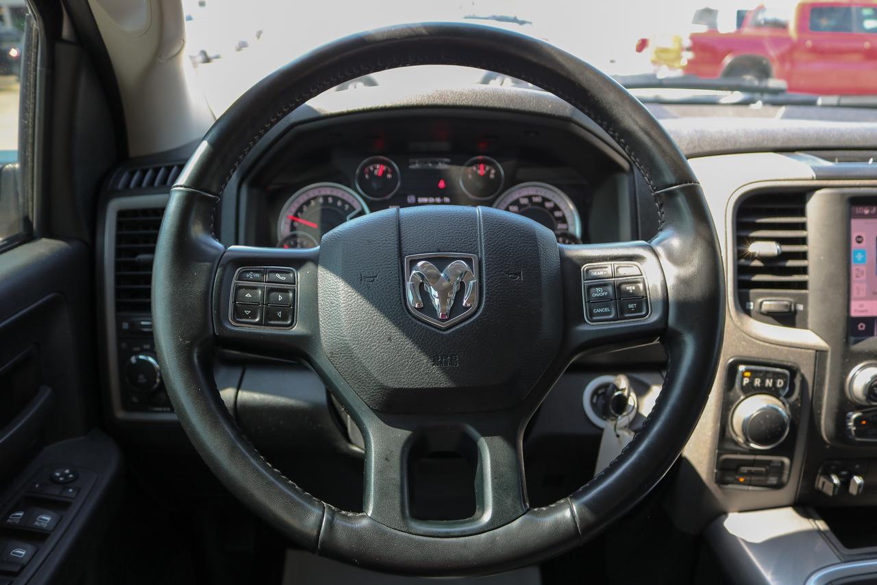 2023 RAM 1500 Classic Express 4x4 Crew Cab 5'7  Box | REMOTE START | Photo