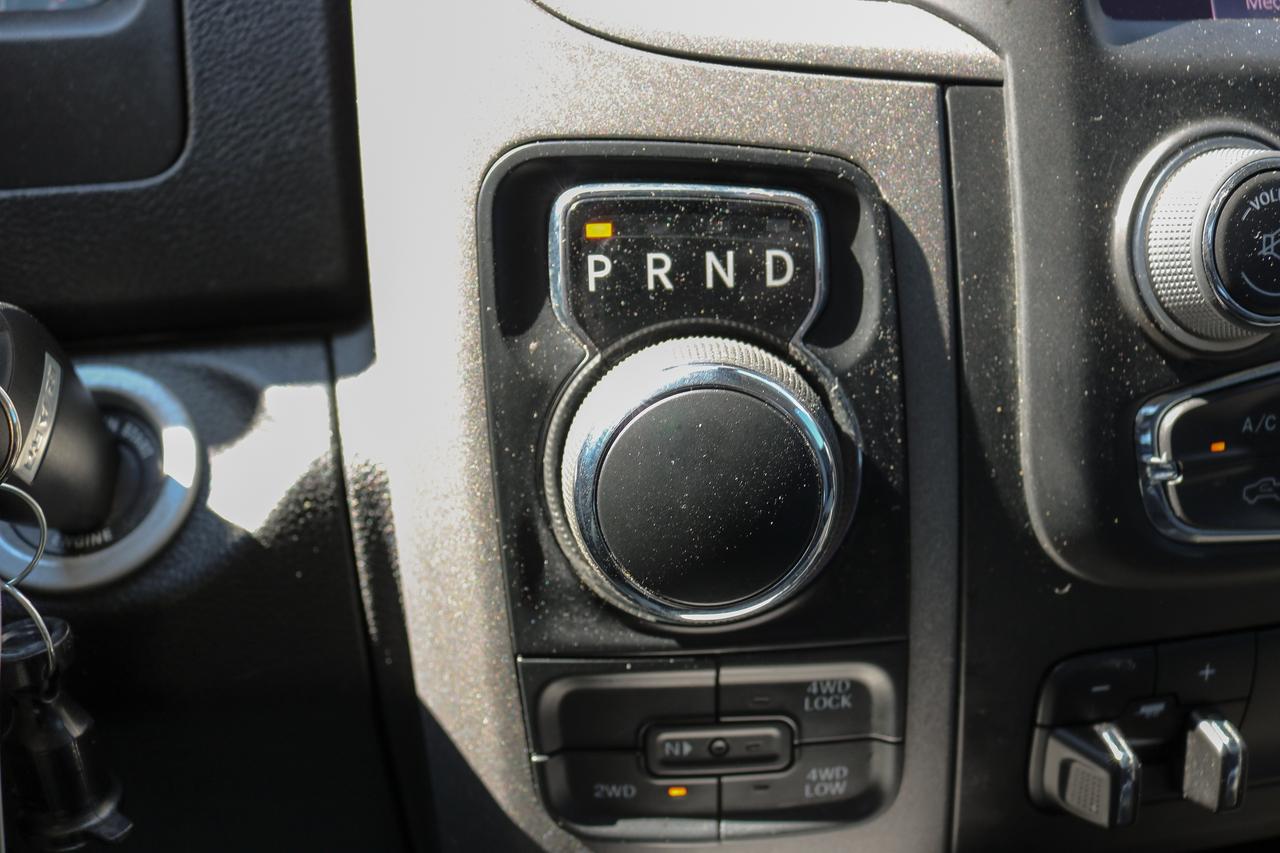 2023 RAM 1500 Classic Express 4x4 Crew Cab 5'7  Box | REMOTE START | Photo