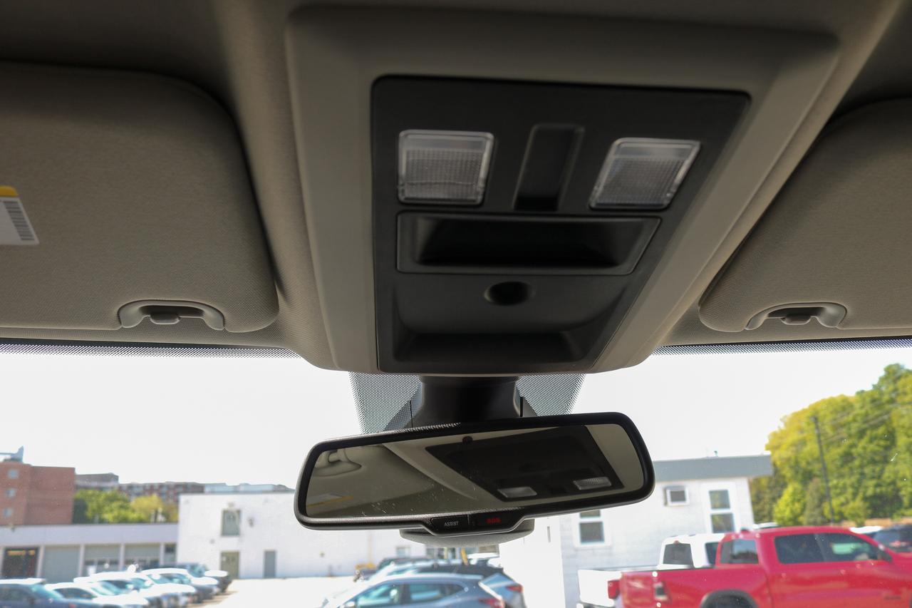 2023 RAM 1500 Classic Express 4x4 Crew Cab 5'7  Box | REMOTE START | Photo