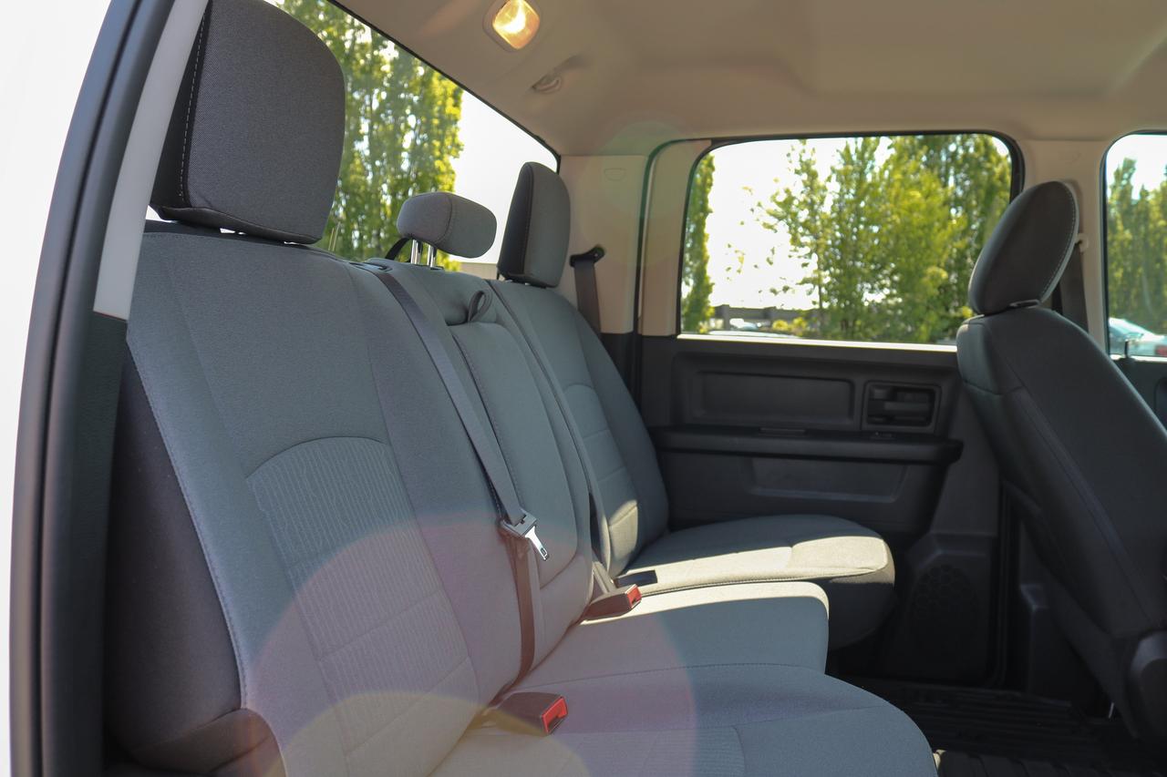 2023 RAM 1500 Classic Express 4x4 Crew Cab 5'7  Box | REMOTE START | Photo