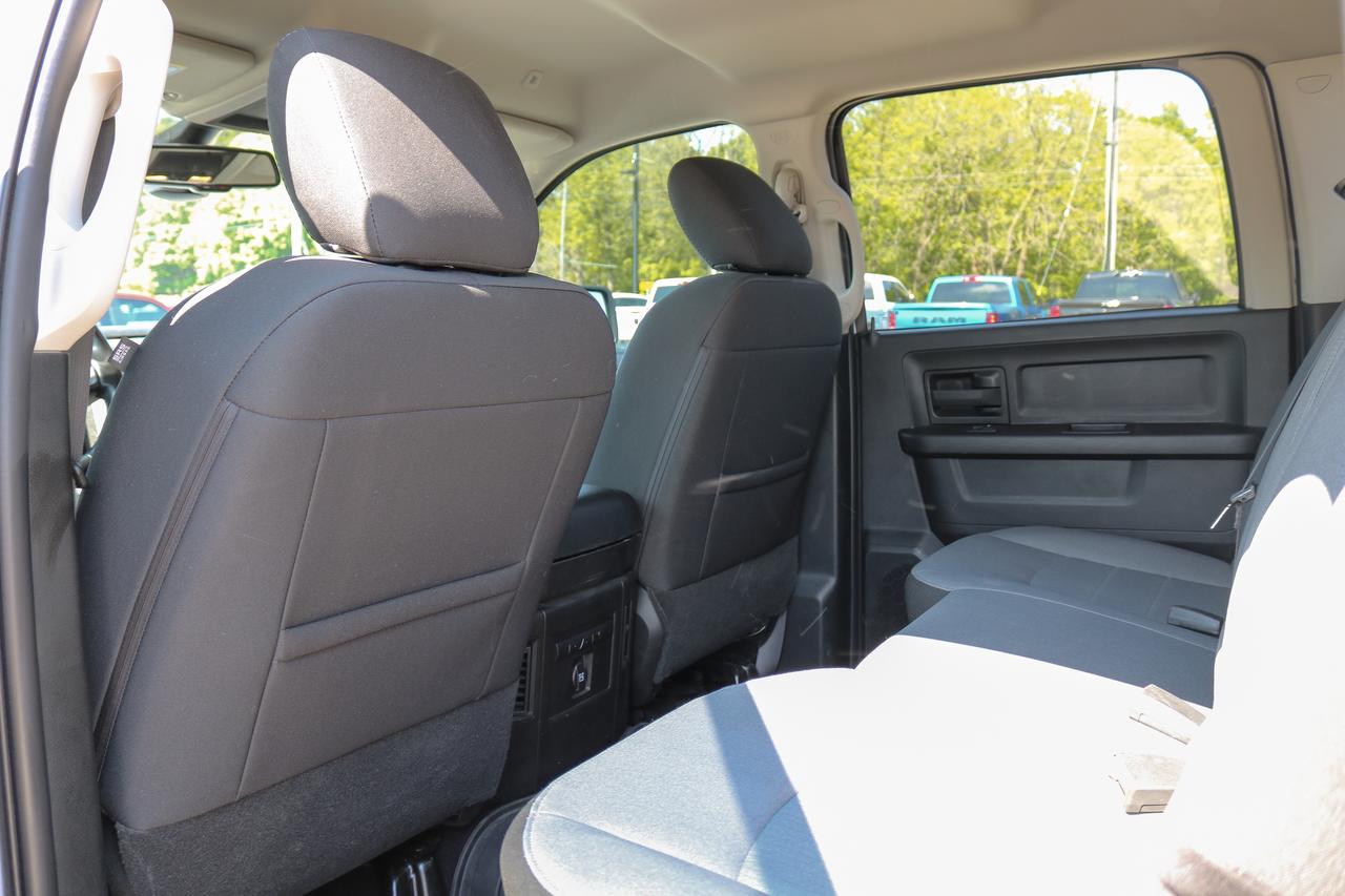 2023 RAM 1500 Classic Express 4x4 Crew Cab 5'7  Box | REMOTE START | Photo