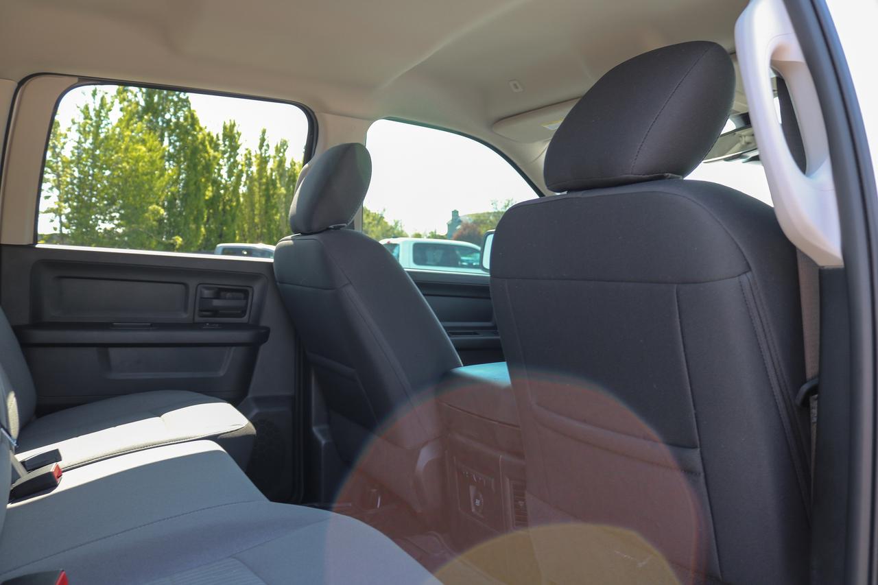 2023 RAM 1500 Classic Express 4x4 Crew Cab 5'7  Box | REMOTE START | Photo