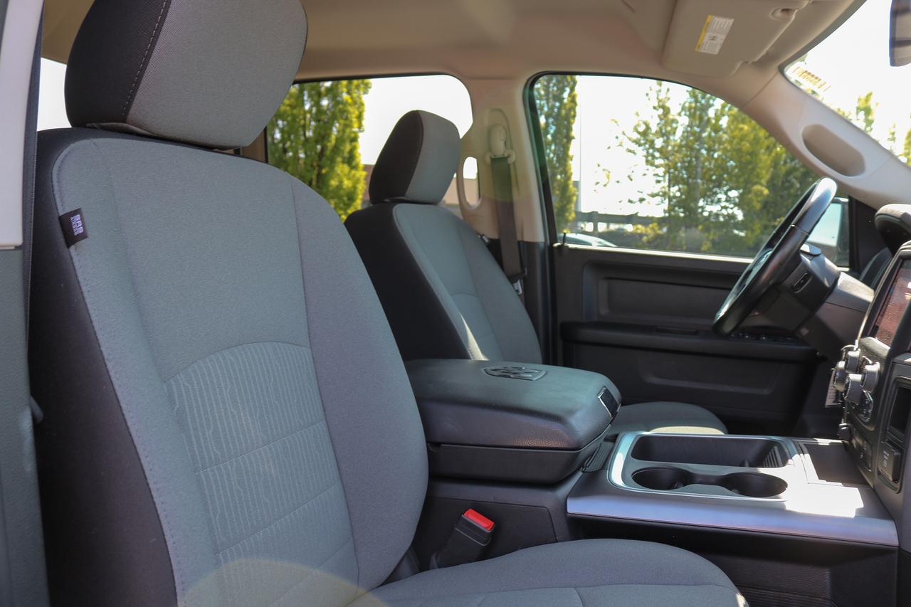 2023 RAM 1500 Classic Express 4x4 Crew Cab 5'7  Box | REMOTE START | Photo