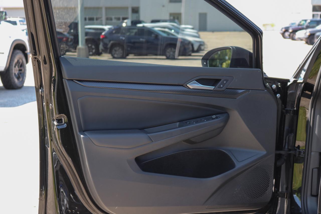 2024 Volkswagen Golf R DSG | NAVIGATION | SUNROOF | PREMIUM AUDIO | Photo