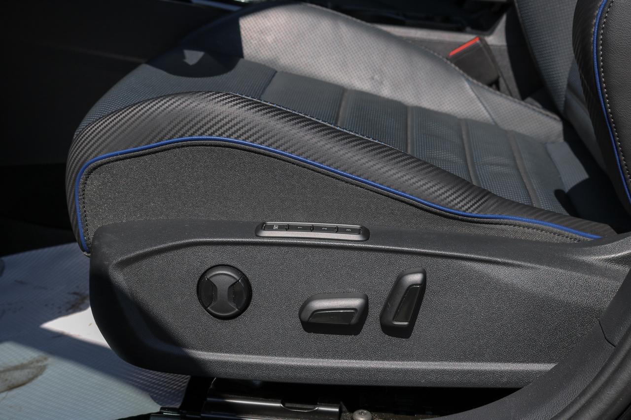 2024 Volkswagen Golf R DSG | NAVIGATION | SUNROOF | PREMIUM AUDIO | Photo