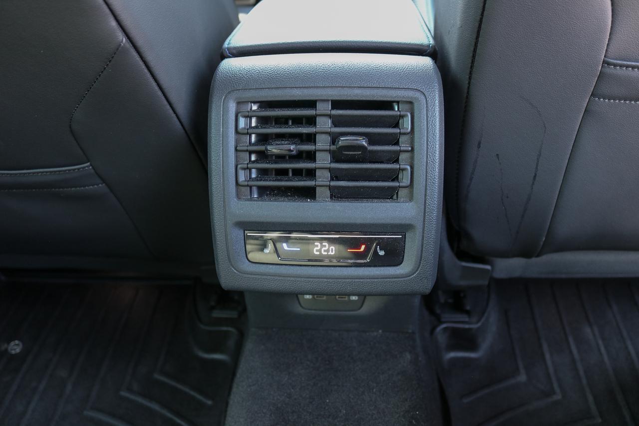 2024 Volkswagen Golf R DSG | NAVIGATION | SUNROOF | PREMIUM AUDIO | Photo