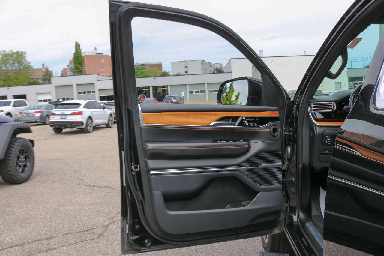 2022 Jeep Grand Wagoneer Series III 4x4 | NAVIGATION | REMOTE START | Photo