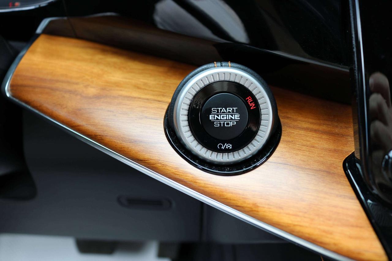 2022 Jeep Grand Wagoneer Series III 4x4 | NAVIGATION | REMOTE START | Photo