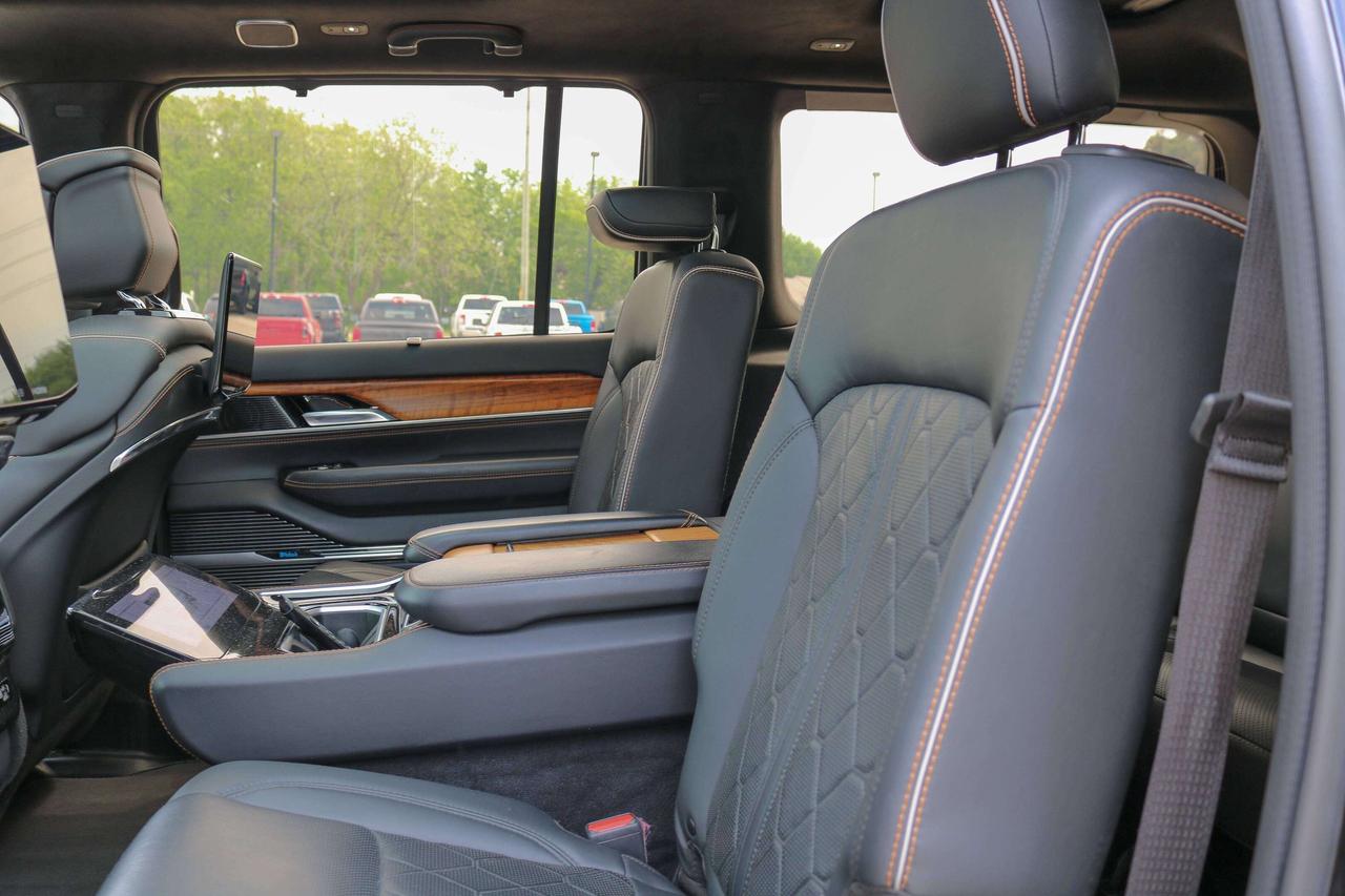 2022 Jeep Grand Wagoneer Series III 4x4 | NAVIGATION | REMOTE START | Photo