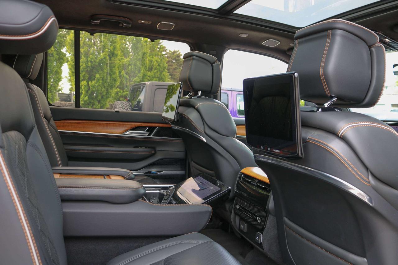 2022 Jeep Grand Wagoneer Series III 4x4 | NAVIGATION | REMOTE START | Photo