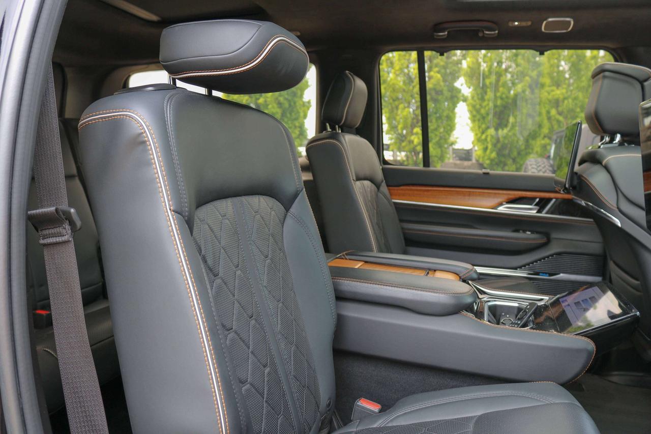 2022 Jeep Grand Wagoneer Series III 4x4 | NAVIGATION | REMOTE START | Photo