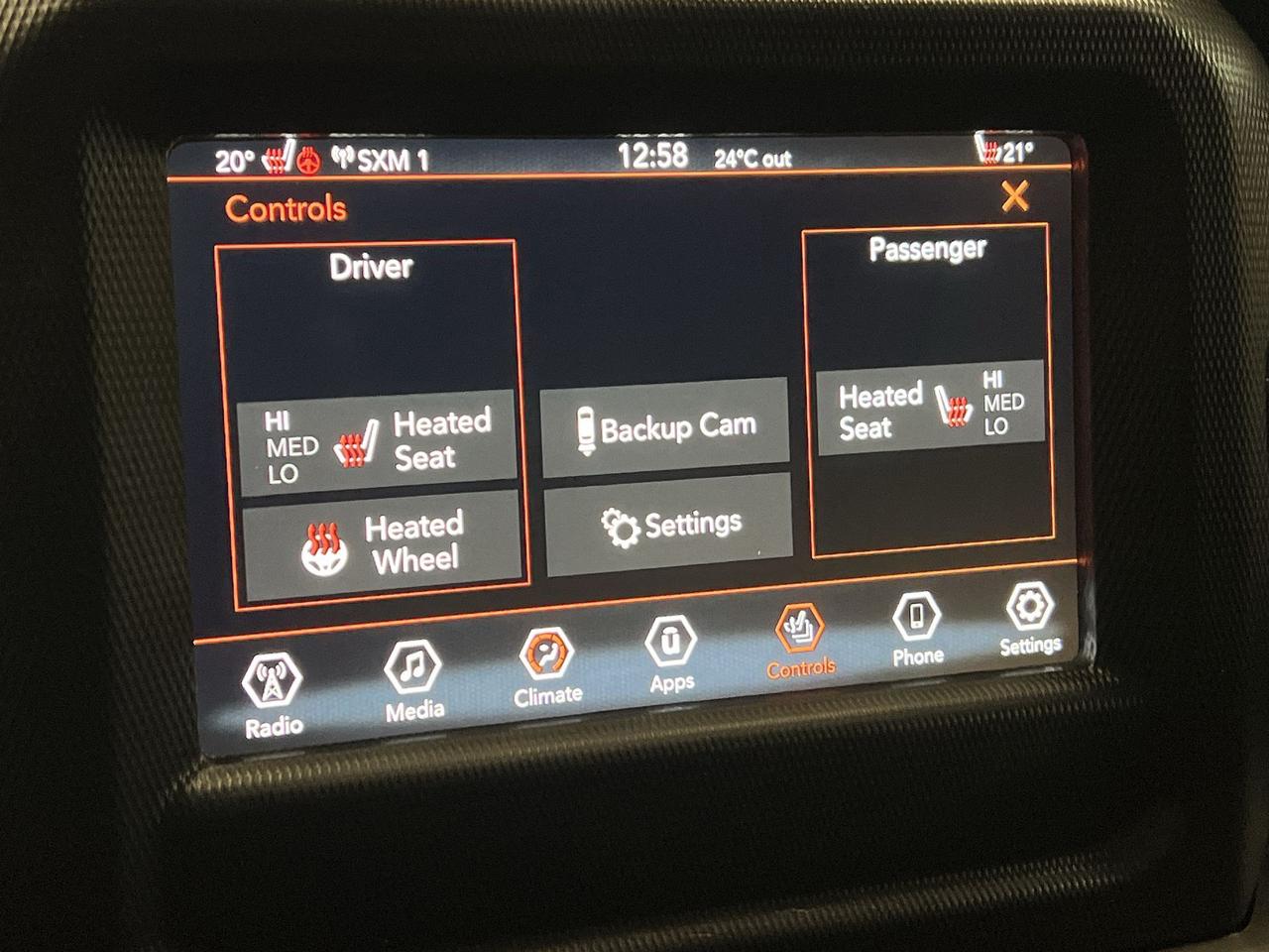 2018 Jeep Wrangler JK Unlimited SAHARA 4X4 | HTD LEATHER | CARPLAY | HARD TOP Photo