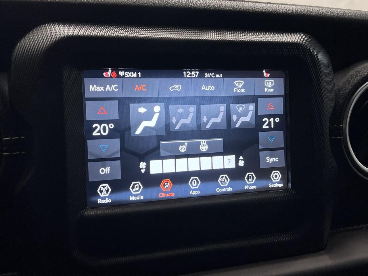 2018 Jeep Wrangler JK Unlimited SAHARA 4X4 | HTD LEATHER | CARPLAY | HARD TOP Photo