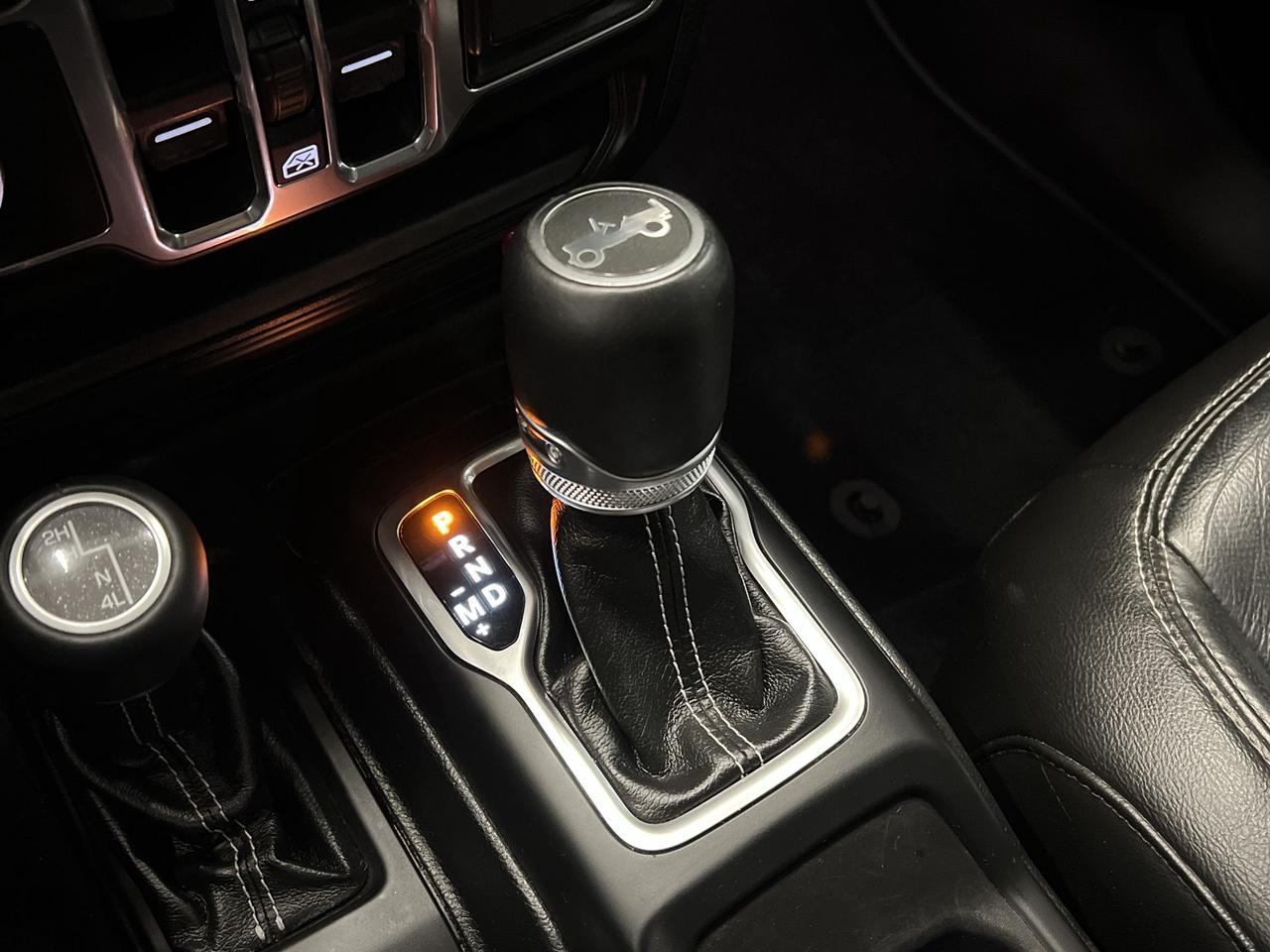 2018 Jeep Wrangler JK Unlimited SAHARA 4X4 | HTD LEATHER | CARPLAY | HARD TOP Photo