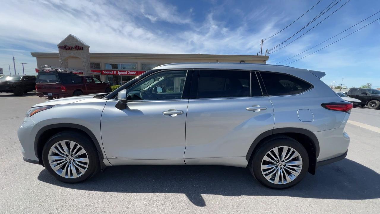 2023 Toyota Highlander HYBRID >>JUST SOLD Photo