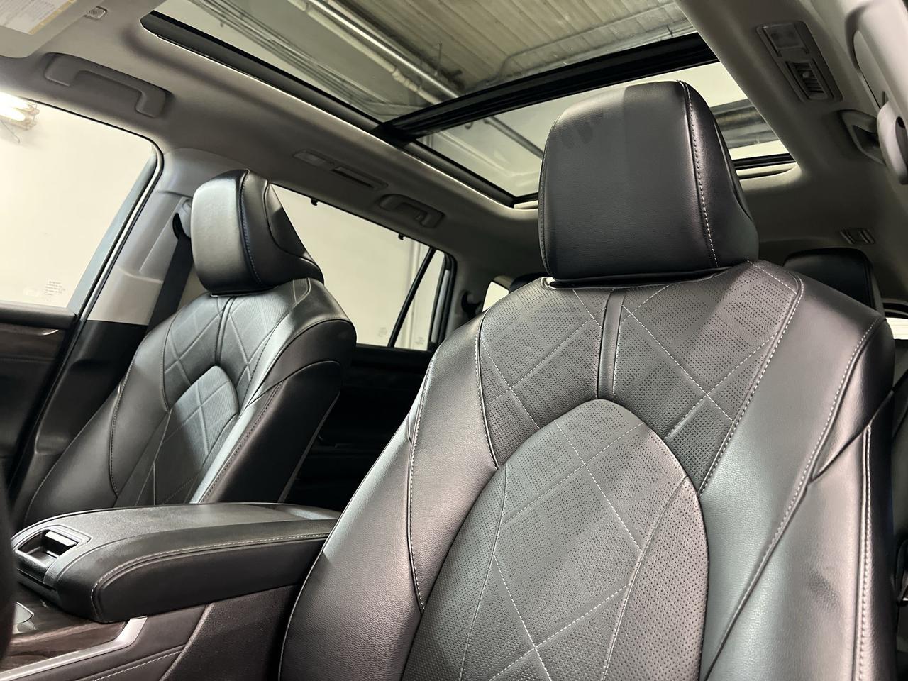 2023 Toyota Highlander HYBRID >>JUST SOLD Photo