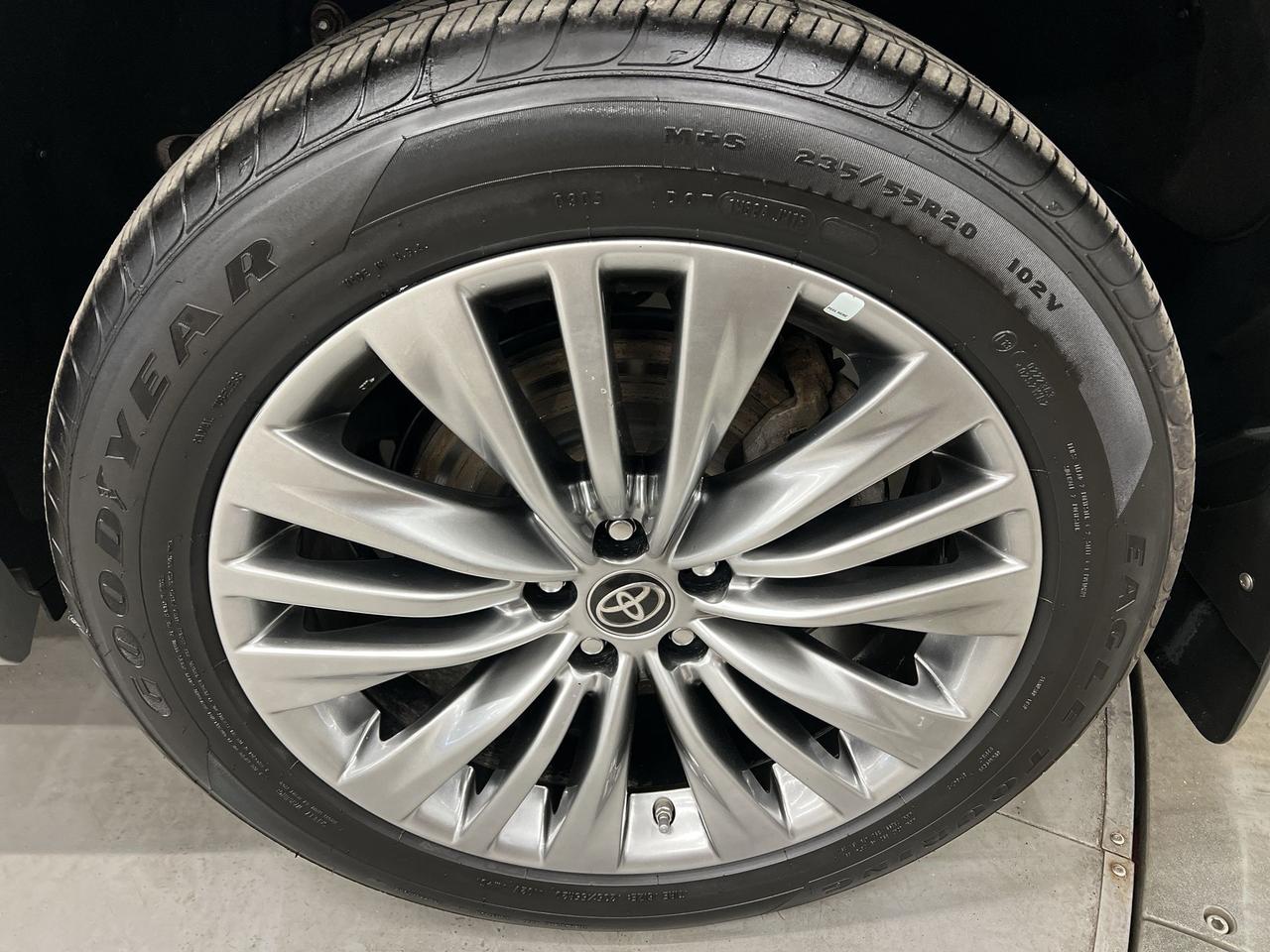 2023 Toyota Highlander HYBRID >>JUST SOLD Photo