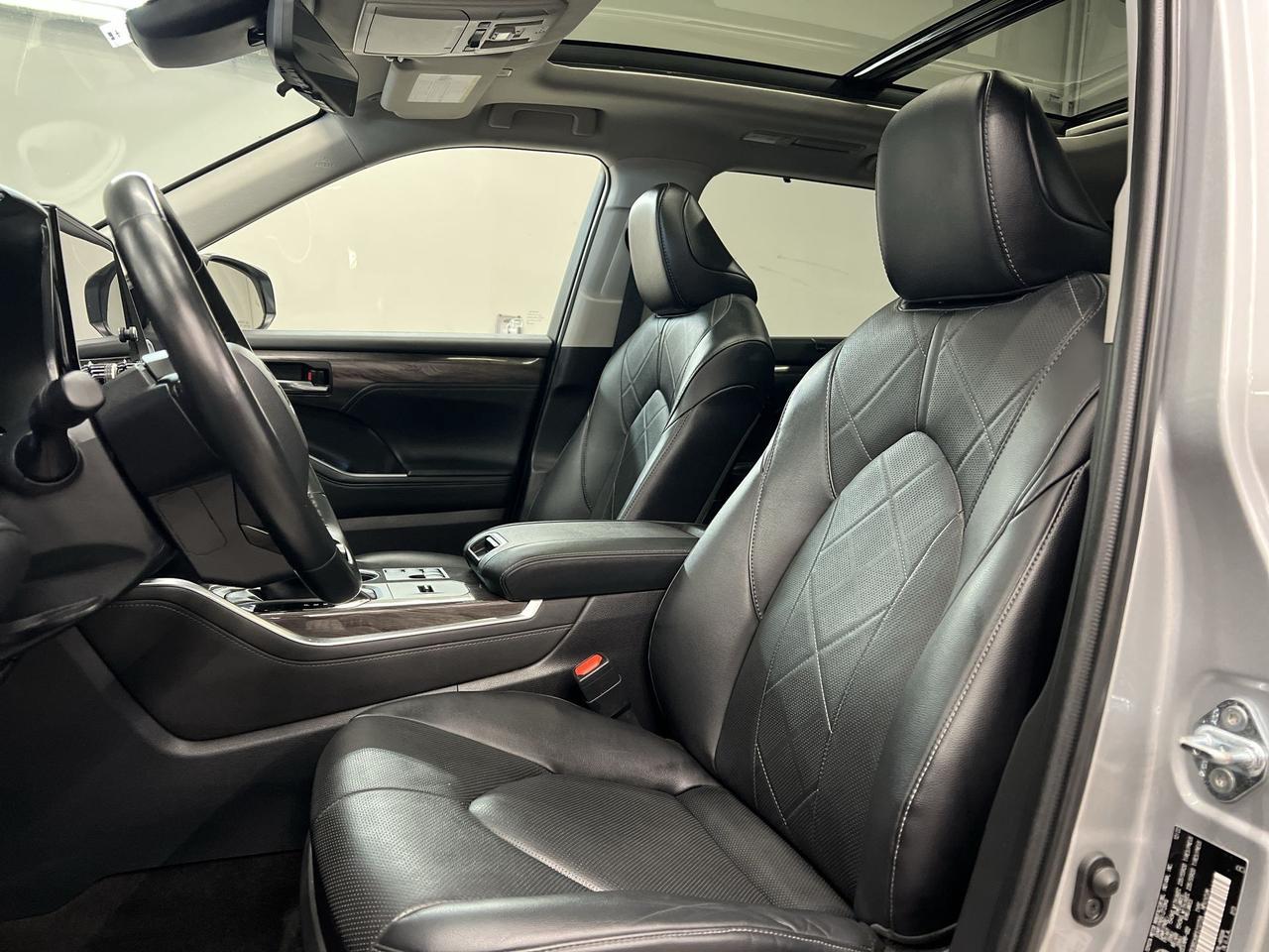 2023 Toyota Highlander HYBRID >>JUST SOLD Photo