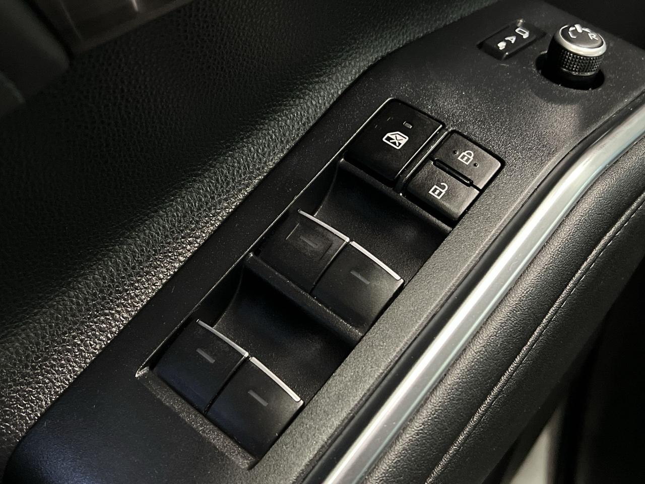 2023 Toyota Highlander HYBRID >>JUST SOLD Photo
