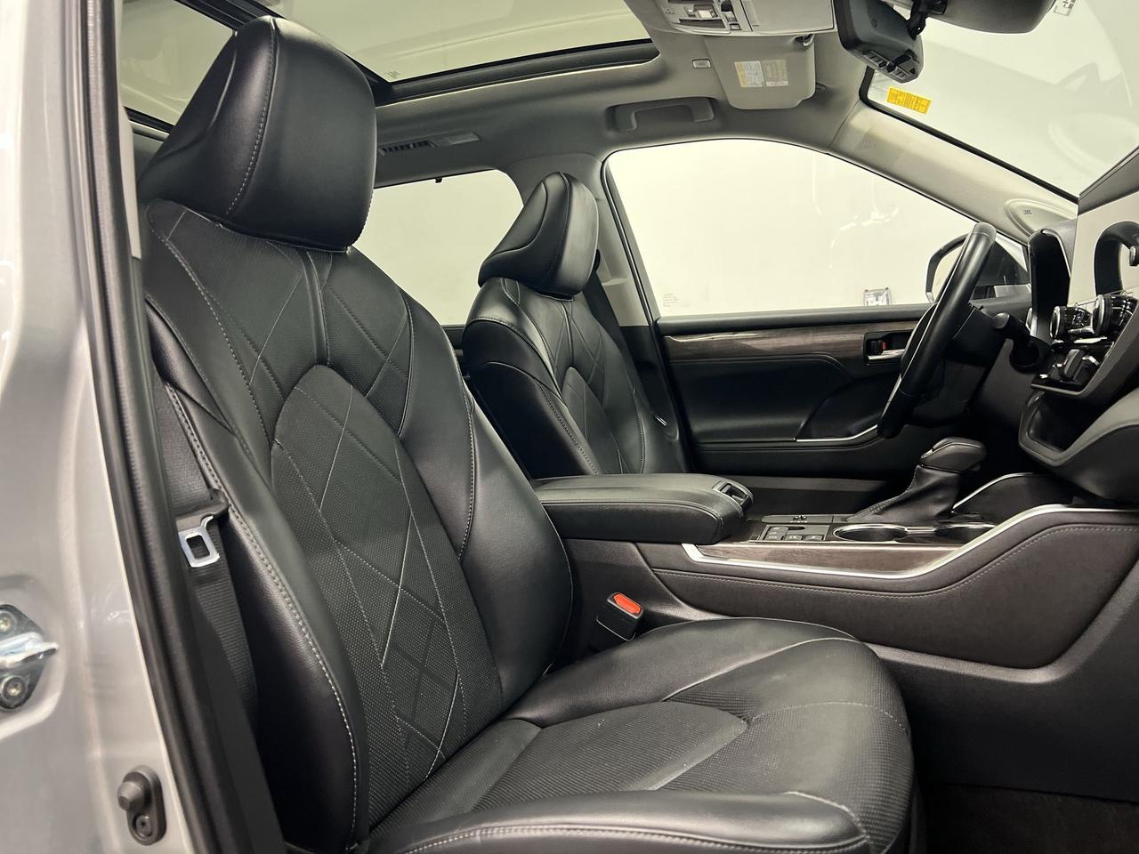 2023 Toyota Highlander HYBRID >>JUST SOLD Photo