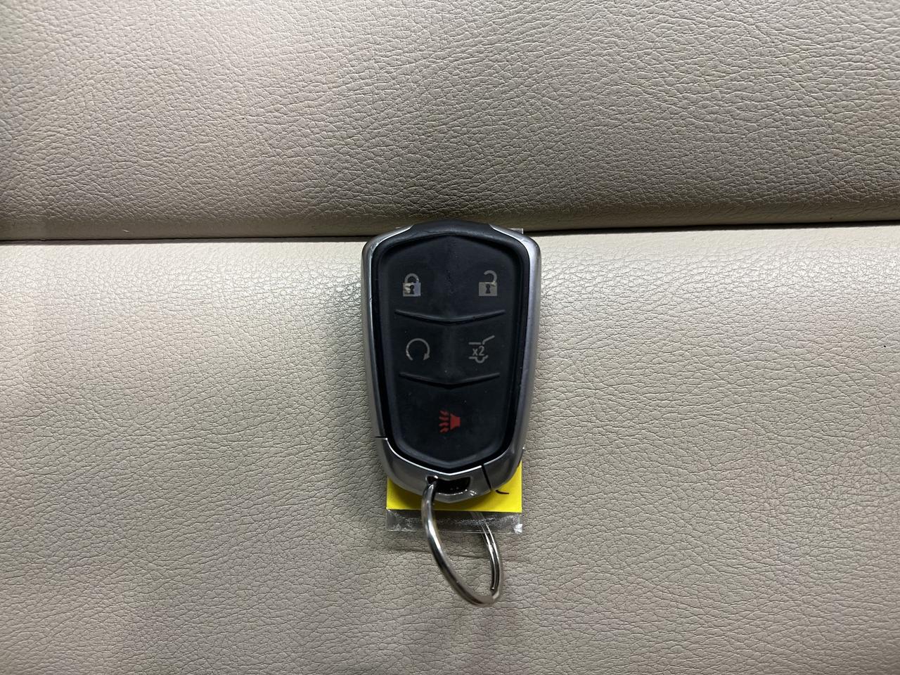 2019 Cadillac XT5 AWD | HTD LEATHER |CARPLAY | ALLOYS | REMOTE START Photo