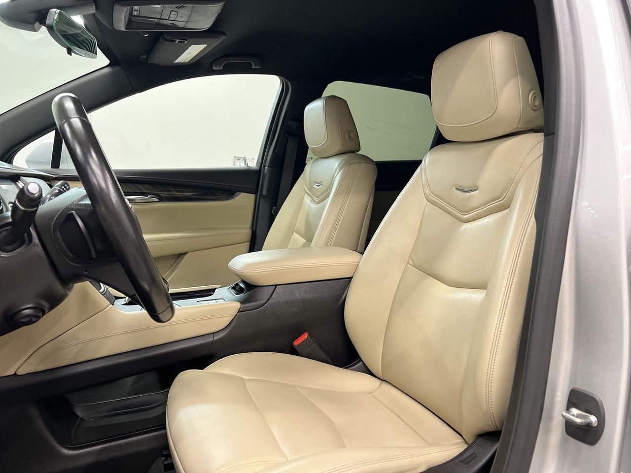 2019 Cadillac XT5 AWD | HTD LEATHER |CARPLAY | ALLOYS | REMOTE START Photo