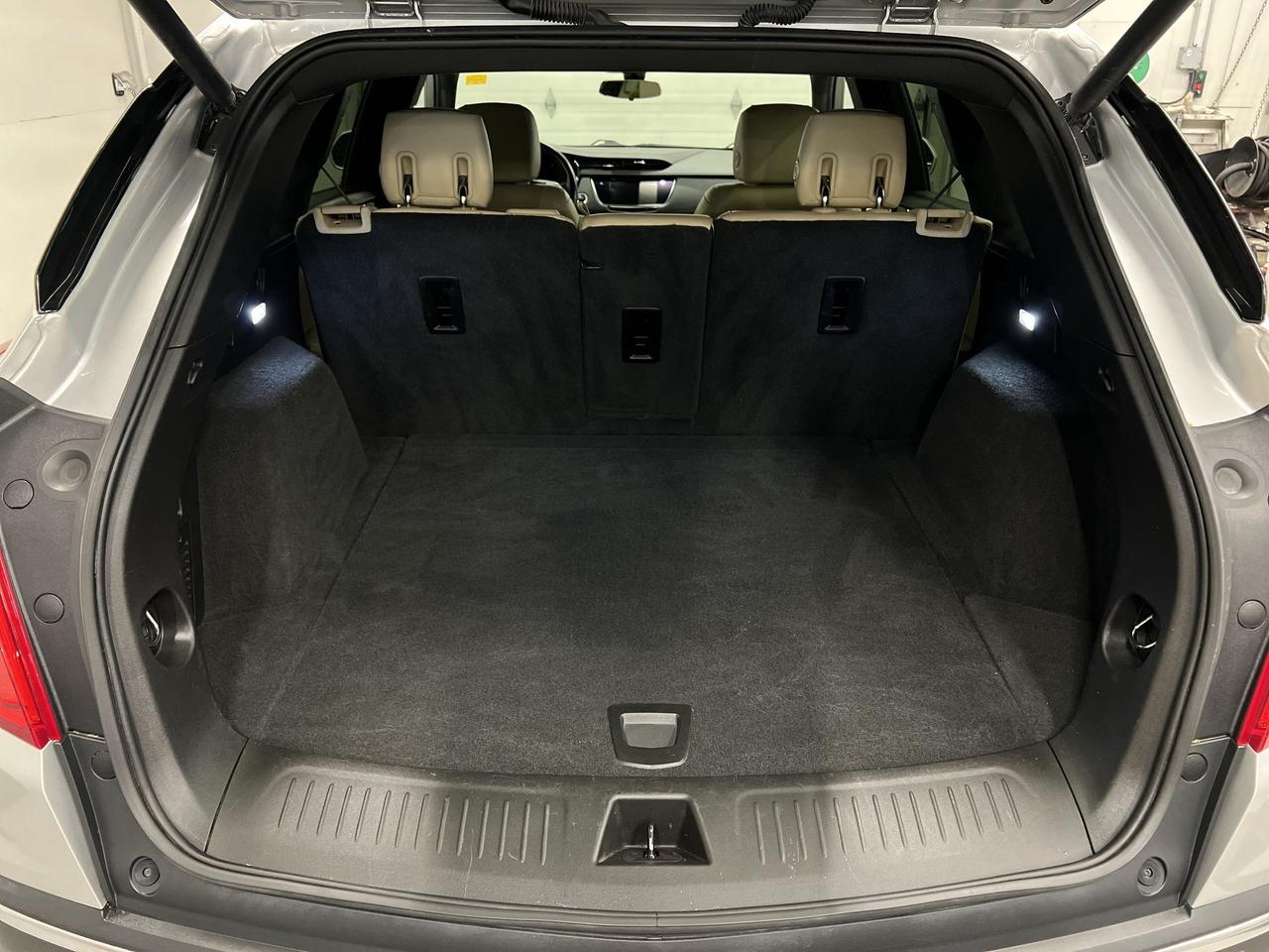 2019 Cadillac XT5 AWD | HTD LEATHER |CARPLAY | ALLOYS | REMOTE START Photo