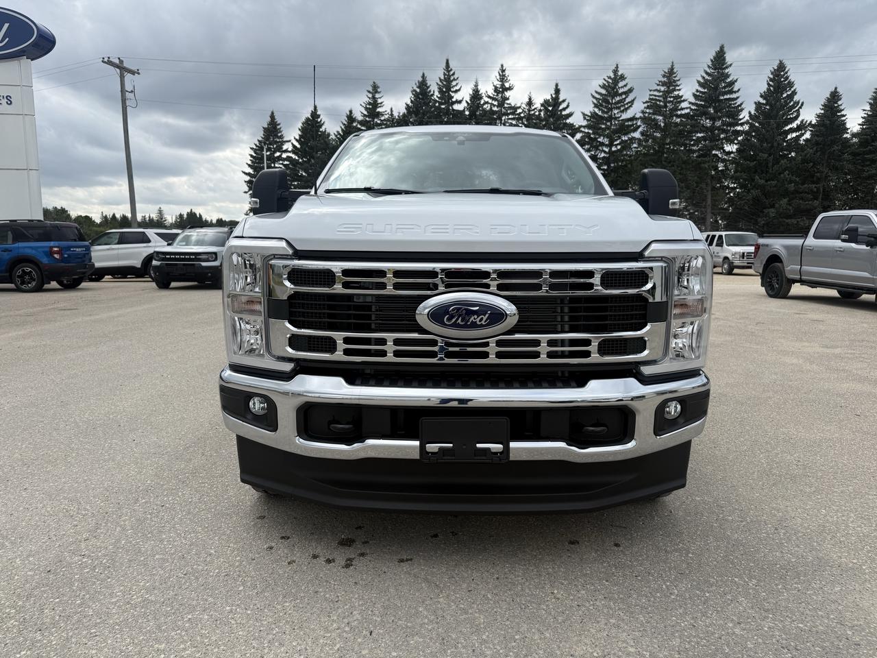 2026 Ford F-250 Super Duty SRW XLT 4WD CREW CAB 6.75' BOX Photo2