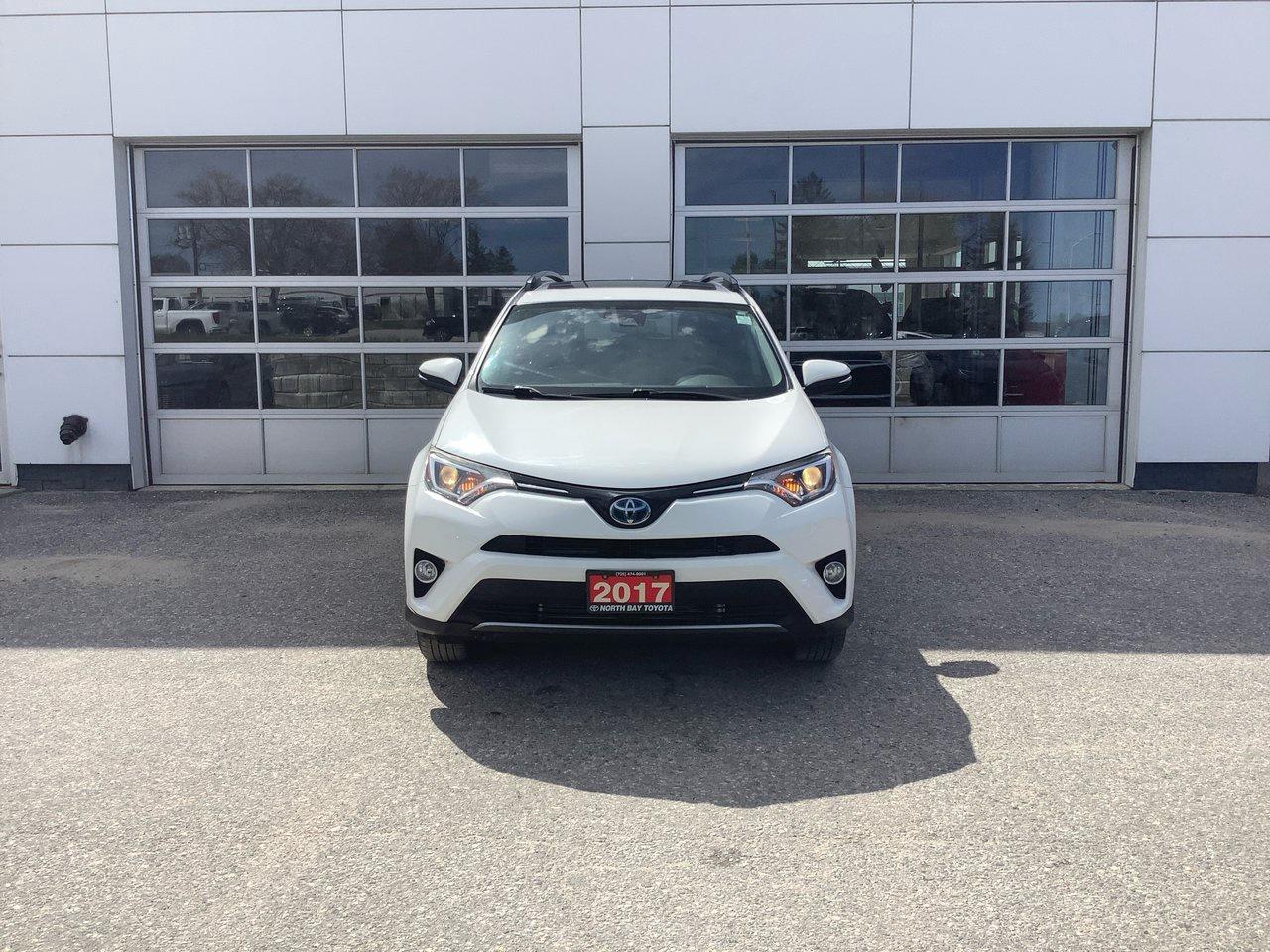 2017 Toyota RAV4 XLE HYBRID Photo