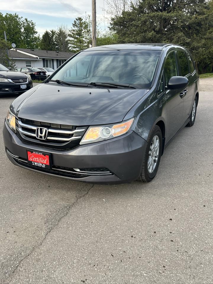 2014 Honda Odyssey SE Photo