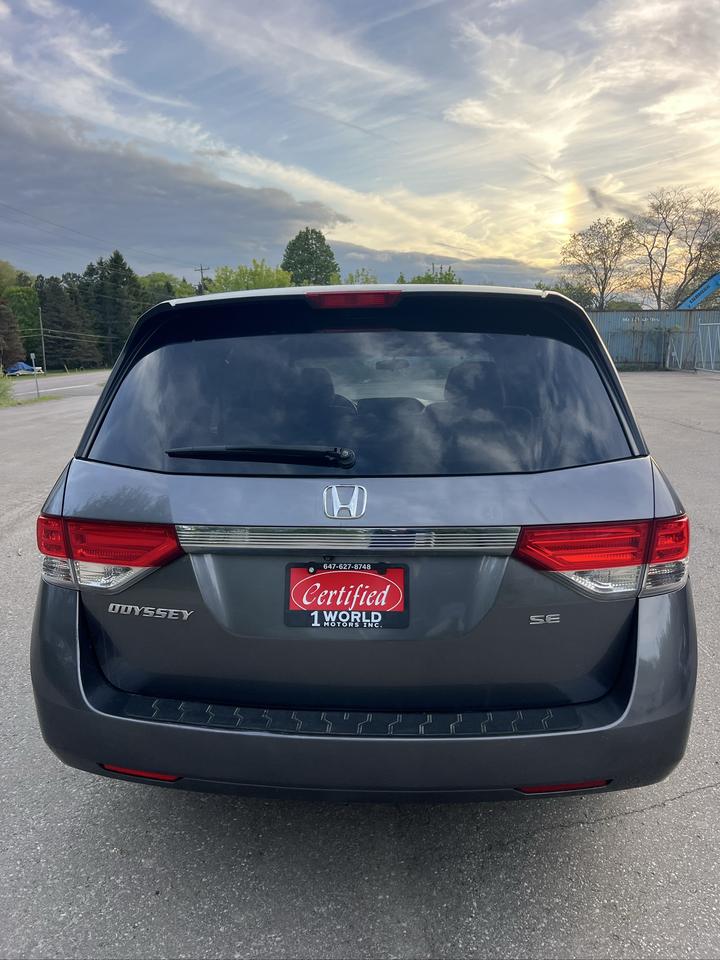 2014 Honda Odyssey SE Photo